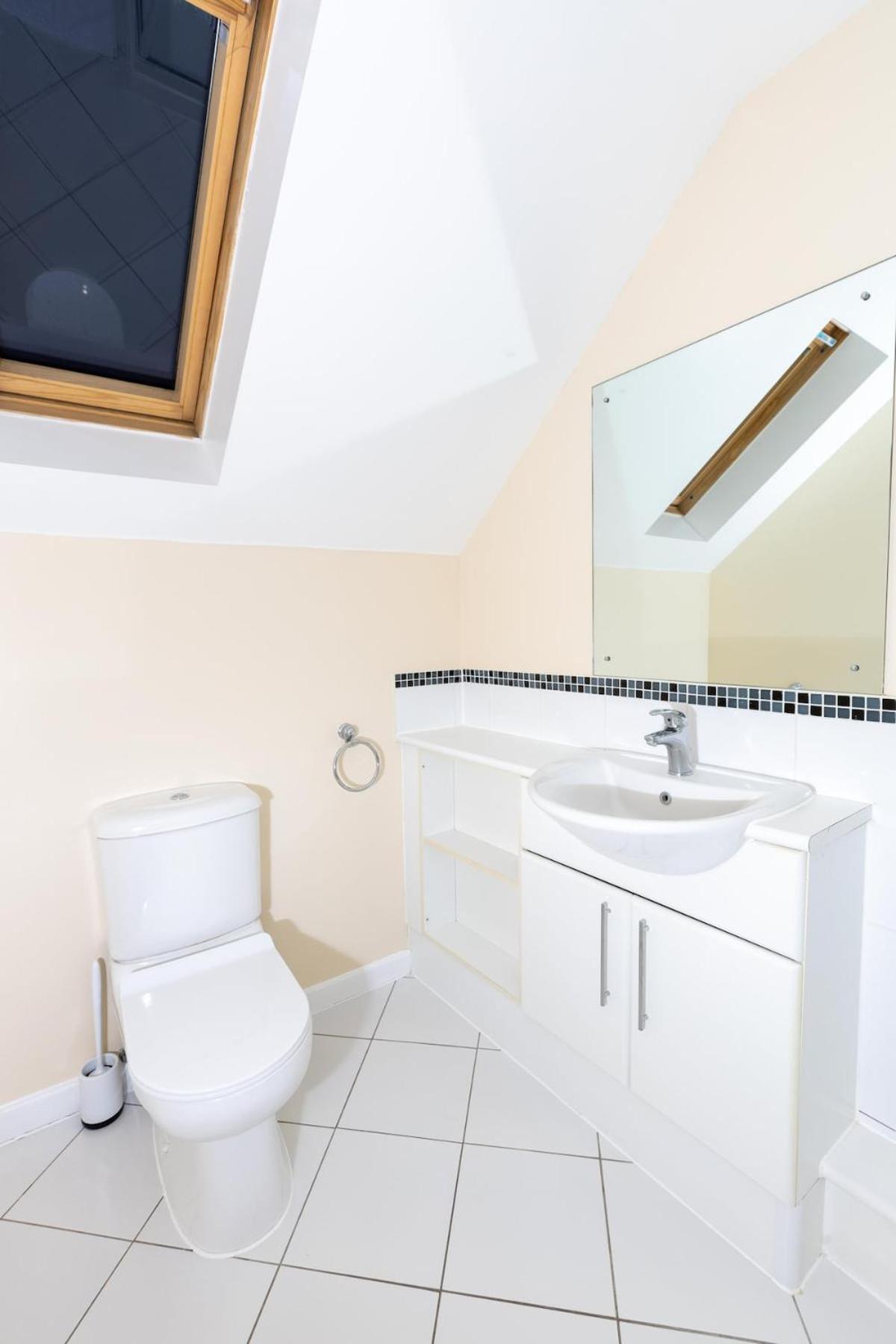 5-Bed Modern & Luxurious House Villa Snodland Luaran gambar